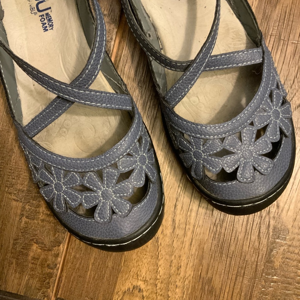 Jbu Memory Foam Flats. Size 7.5 - image 2
